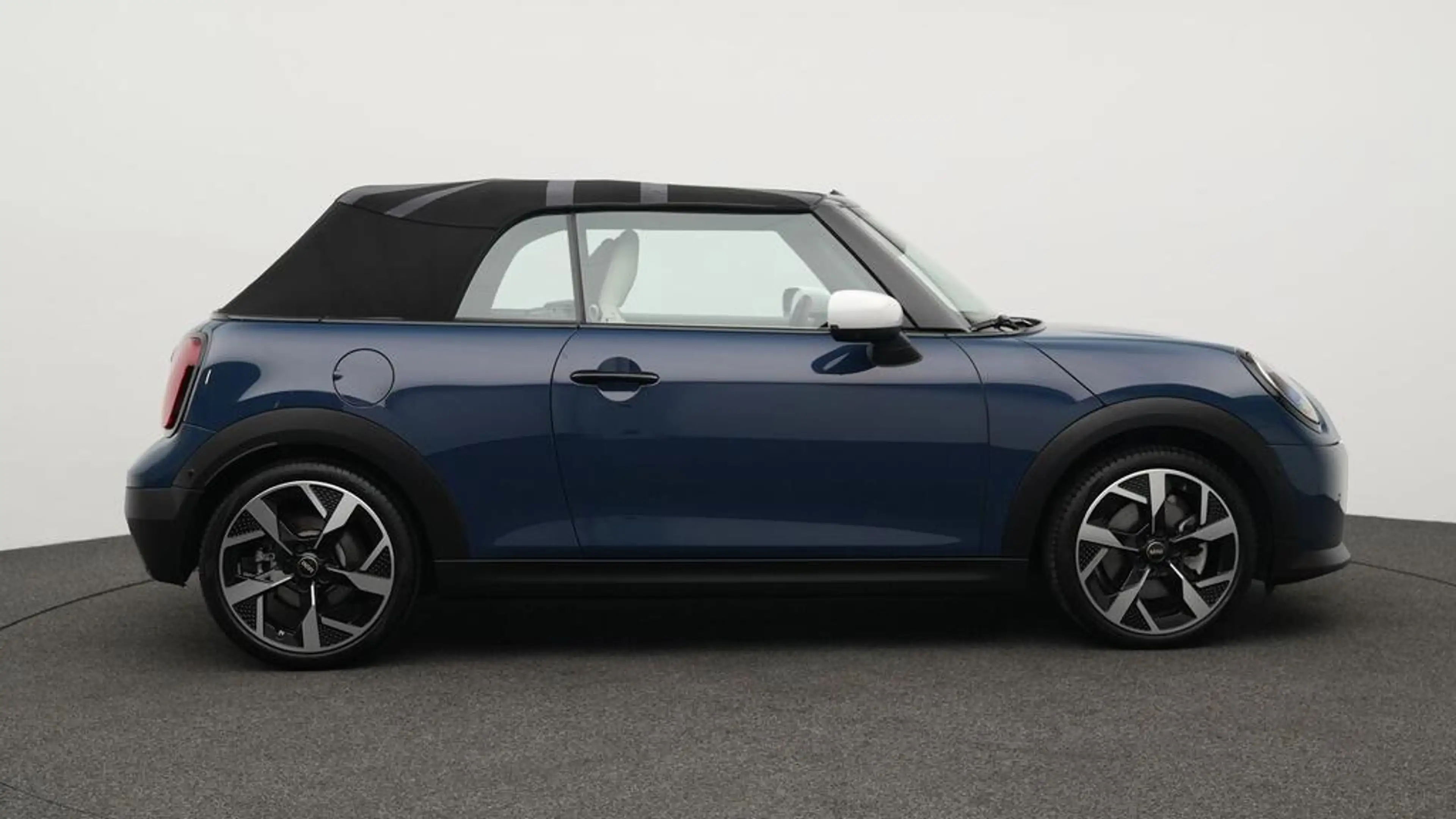 MINI Cooper C Cabrio Favoured Trim — photo 2