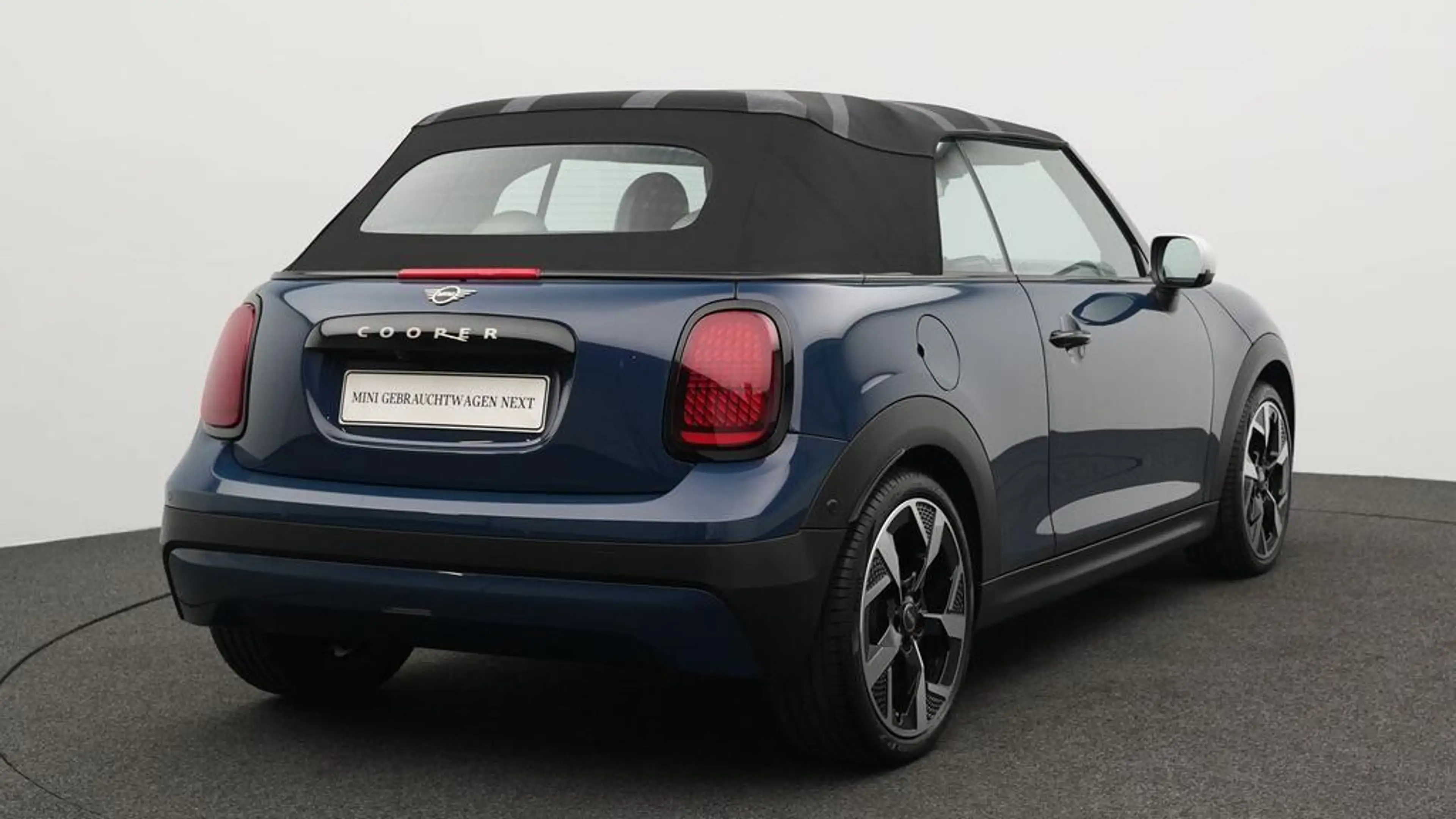 MINI Cooper C Cabrio Favoured Trim — photo 7