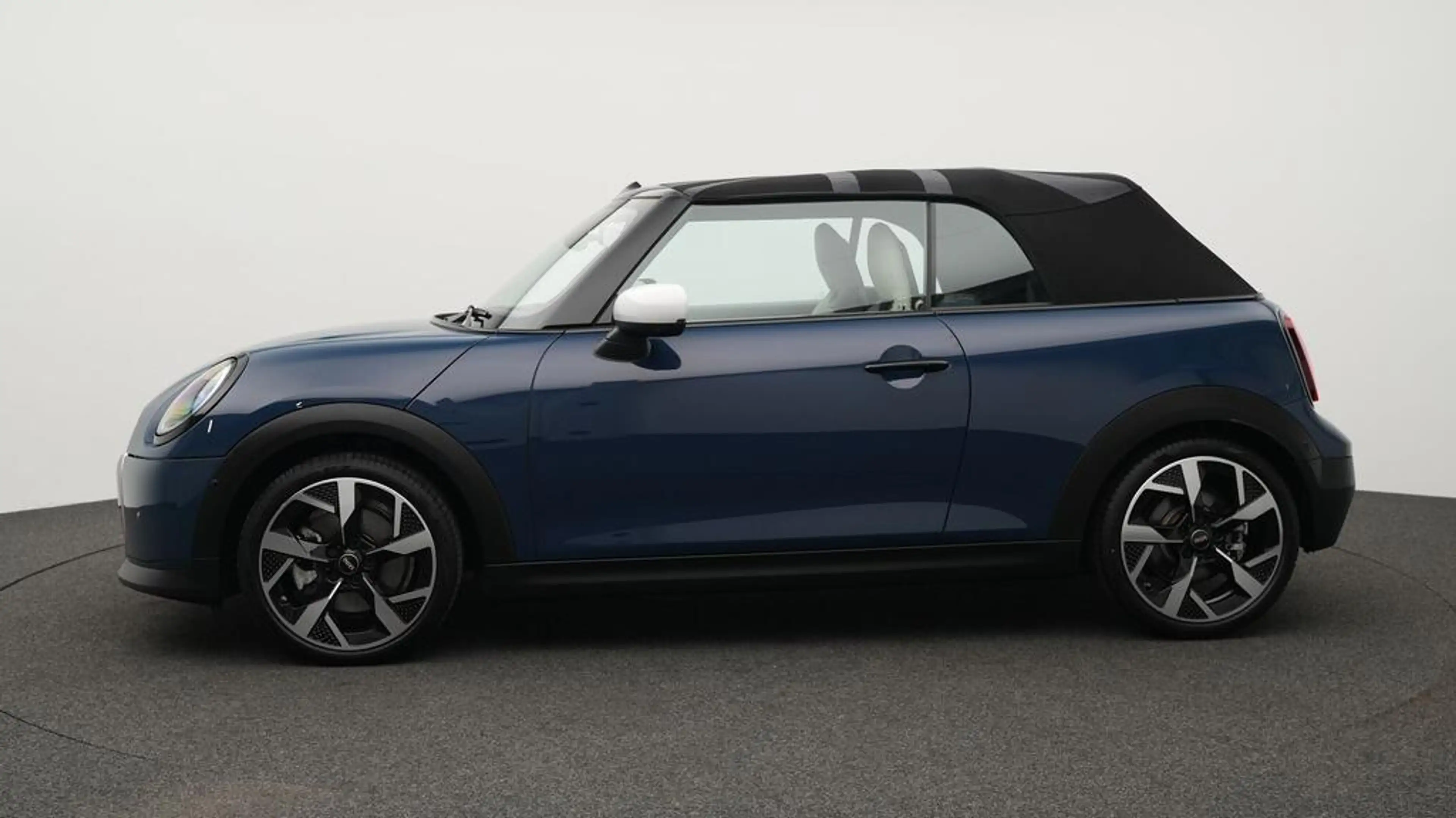 MINI Cooper C Cabrio Favoured Trim — photo 3