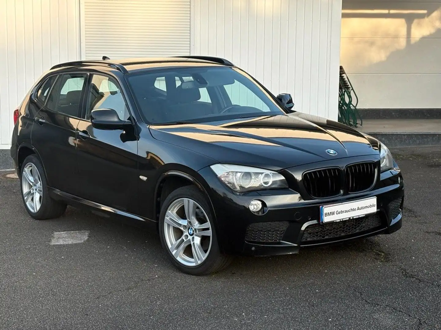 BMW X1 20 d xDrive M Sportpaket Navi Schwarz - 1