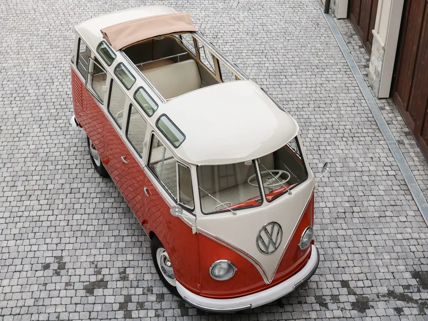 Volkswagen T2 23 Fenstern Rot - 1