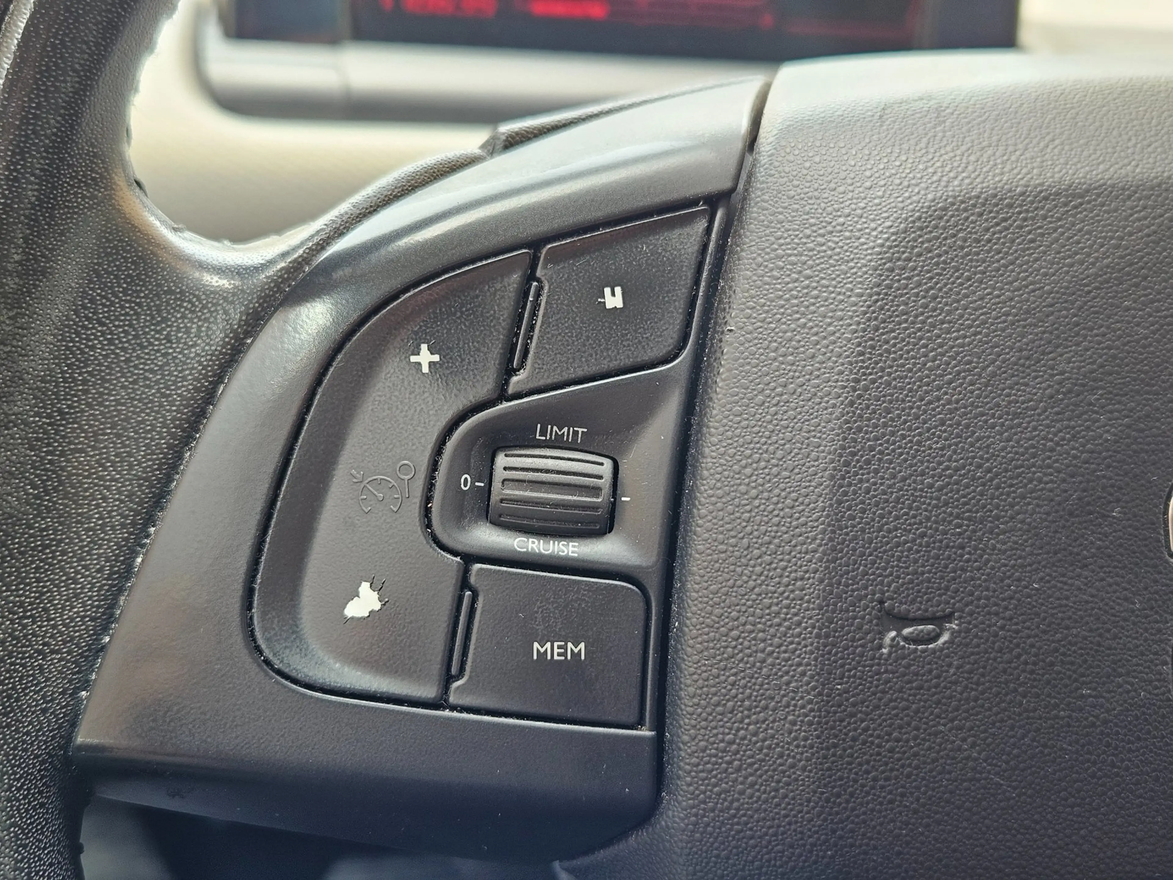 Citroen C4 Cactus 1.2 PureTech Shine Camera Navi 17" — photo 13