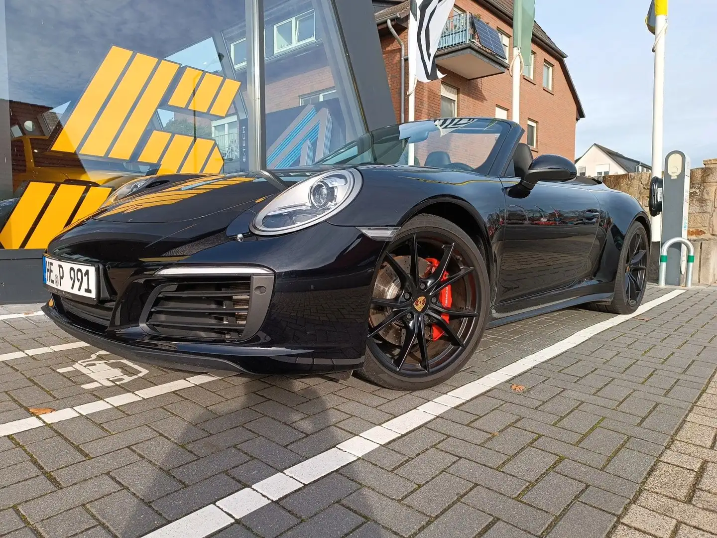 Porsche 911 Carrera 4 S Cabriolet Schwarz - 1