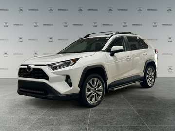 XLE Premium AWD