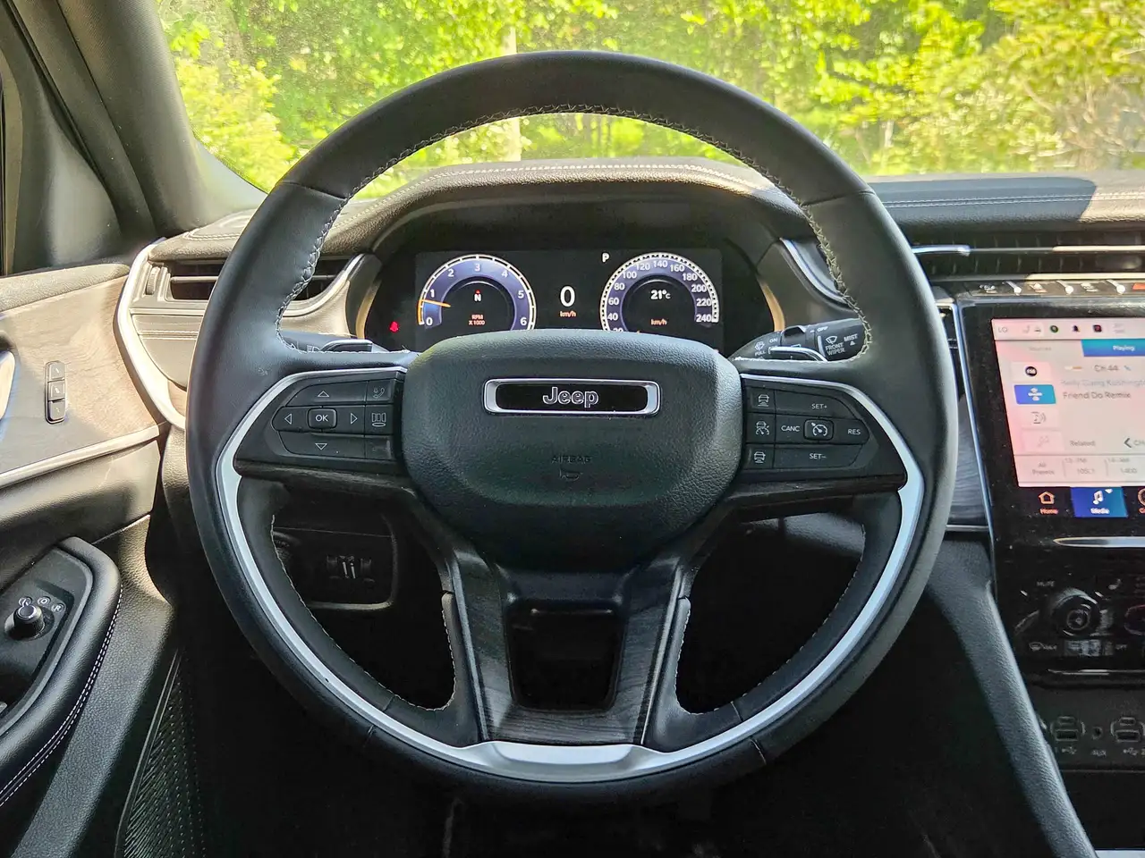 Jeep Grand Cherokee снимка Jeep Grand Cherokee