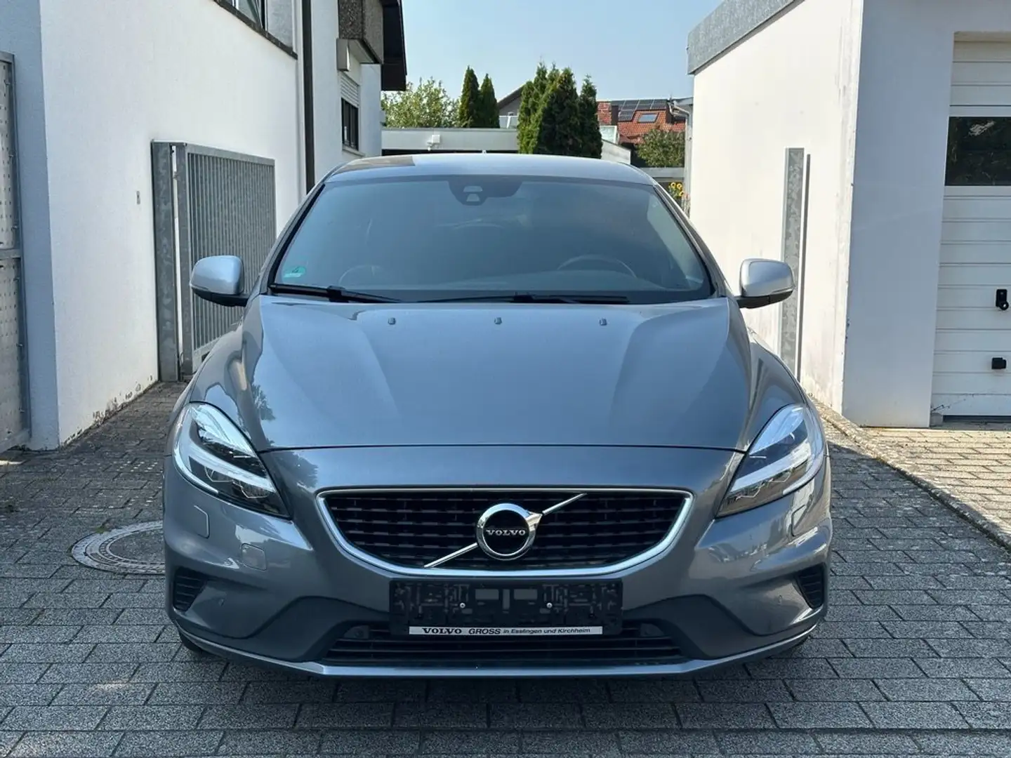 Volvo V40 R-Design -LED-NAVI-RFK-KLIMA-PDC-TEMPOMAT- Grau - 1
