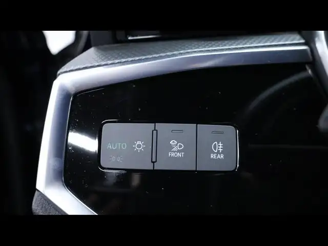 Audi Q3 view 29