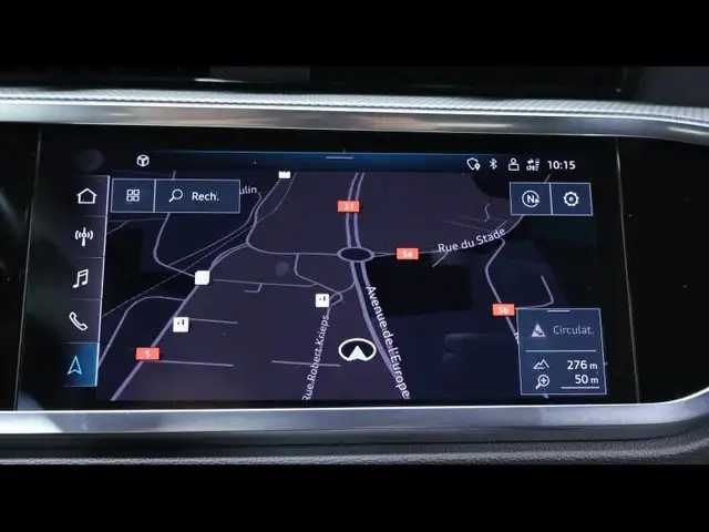 Audi Q3 view 24