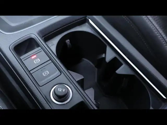 Audi Q3 view 20