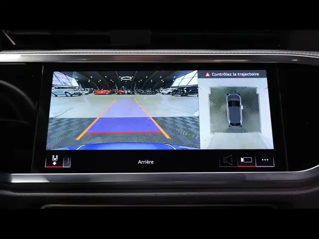 Audi Q3 view 25