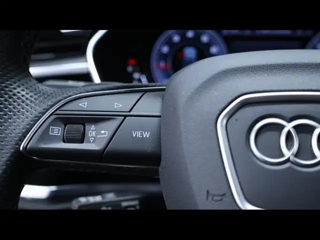 Audi Q3 view 18