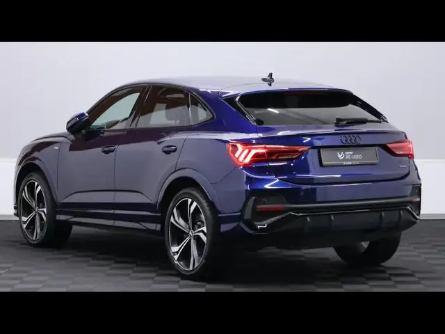 Audi Q3 view 7