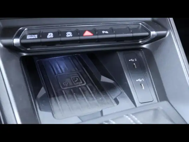 Audi Q3 view 22