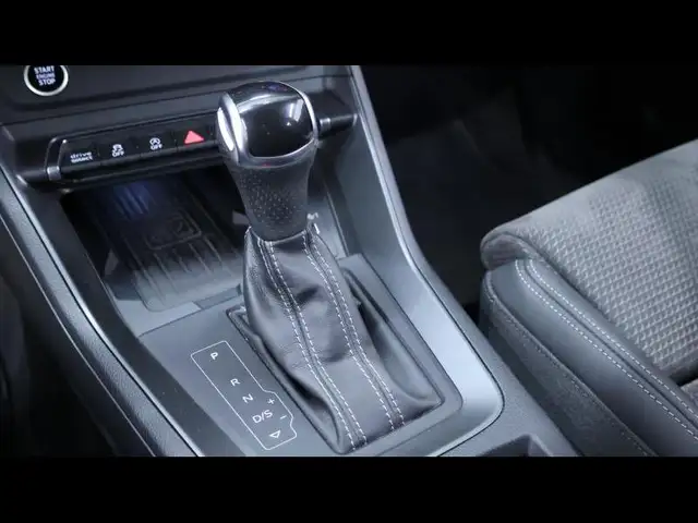 Audi Q3 view 21