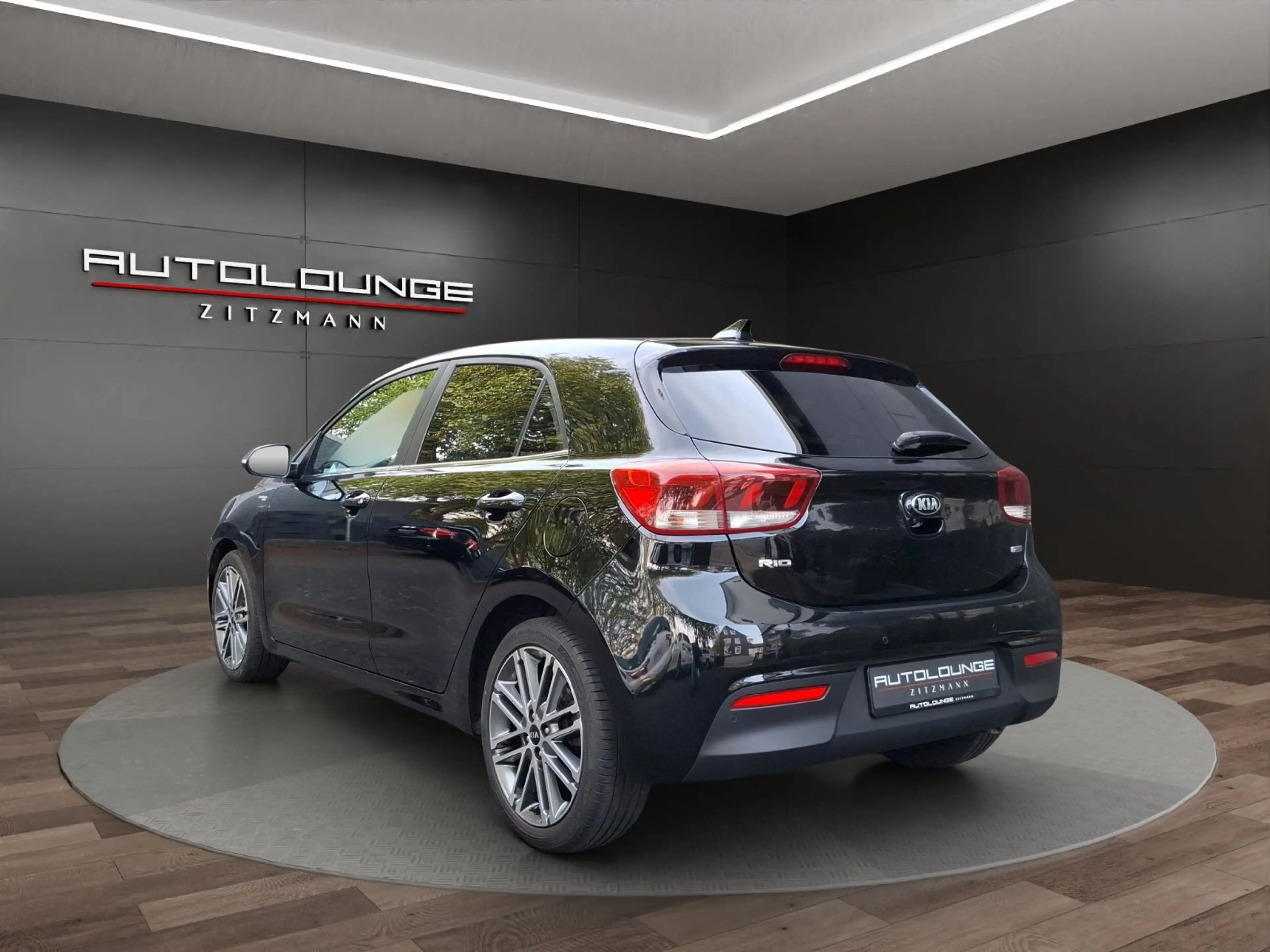 Kia Rio Platinum Edition Kamera PDC Tempom. Leder — photo 3