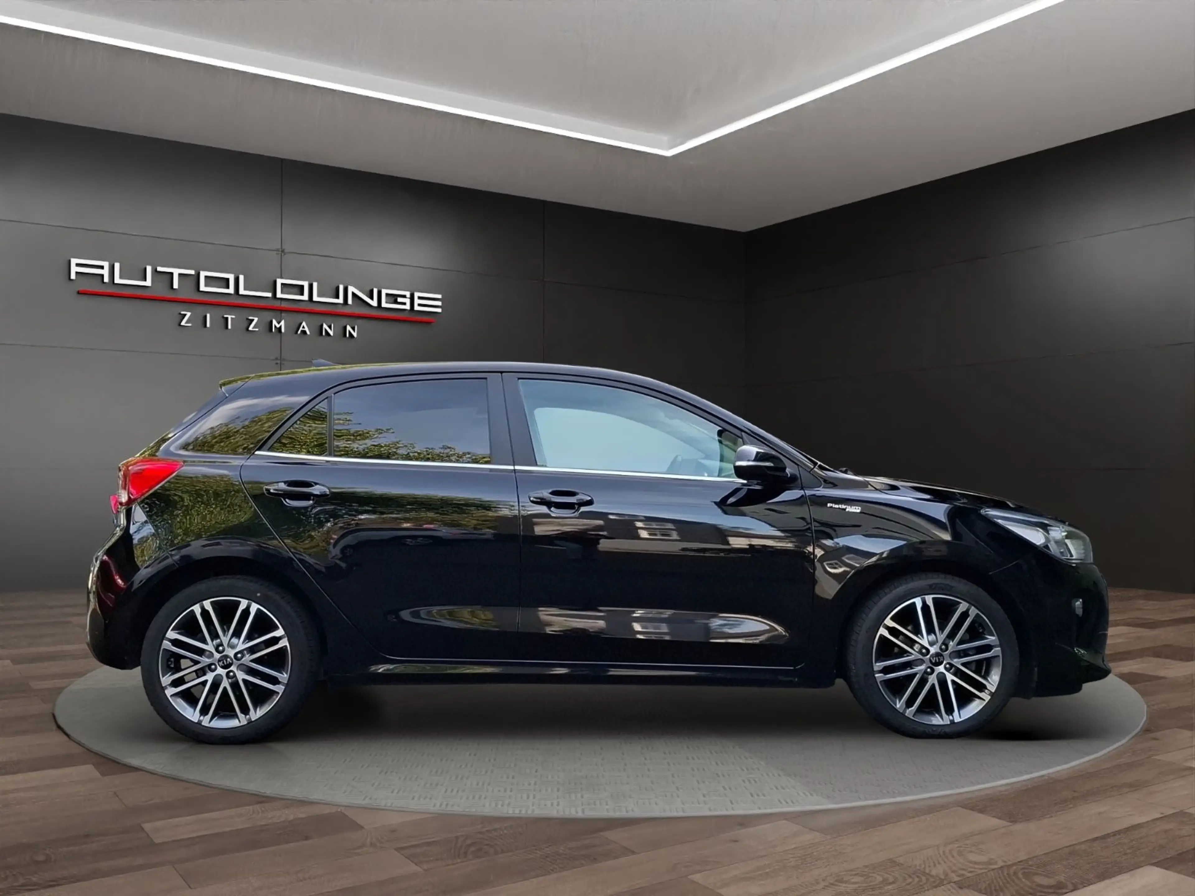 Kia Rio Platinum Edition Kamera PDC Tempom. Leder — photo 6