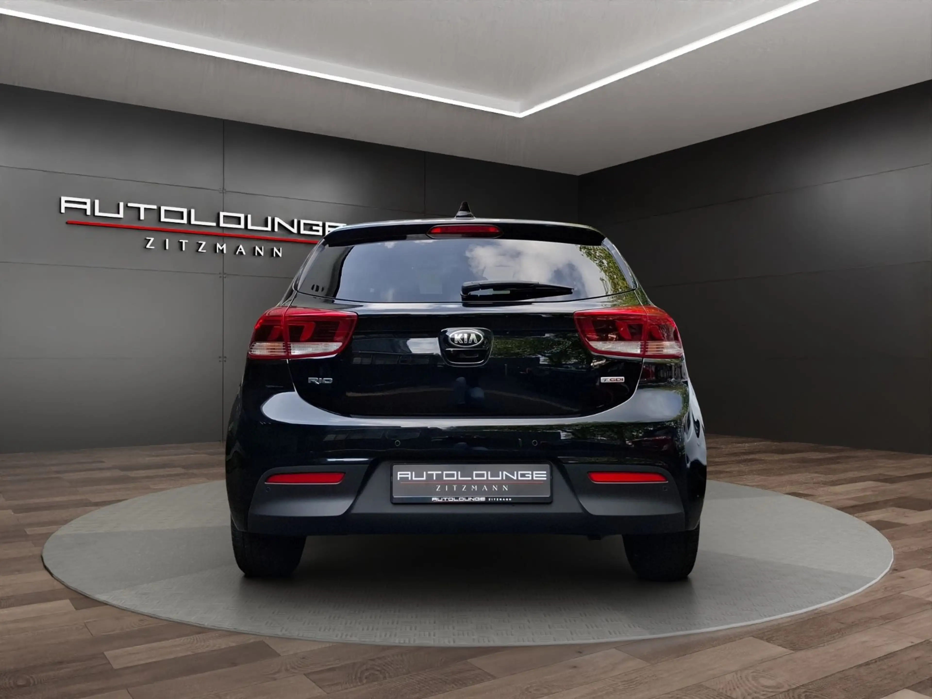 Kia Rio Platinum Edition Kamera PDC Tempom. Leder — photo 4