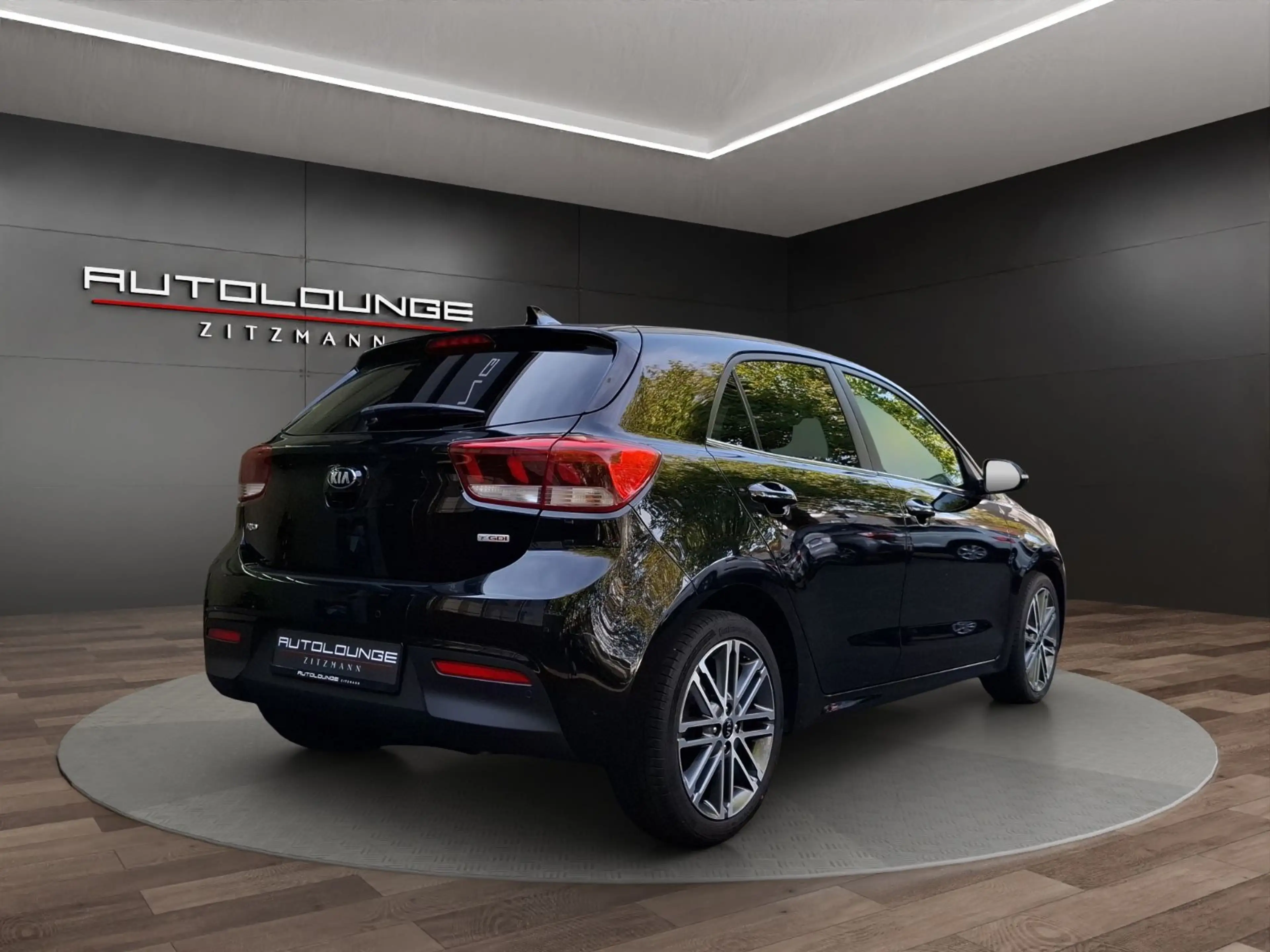 Kia Rio Platinum Edition Kamera PDC Tempom. Leder — photo 5