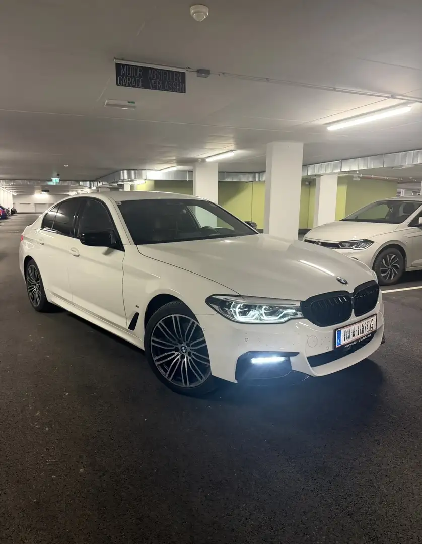 BMW 530 530e M-Sport Individual - 1