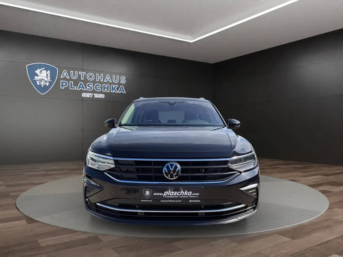 Volkswagen Tiguan 1.5 TSI Life AHK+NAVI+PANO Klima Navi Schwarz - 2