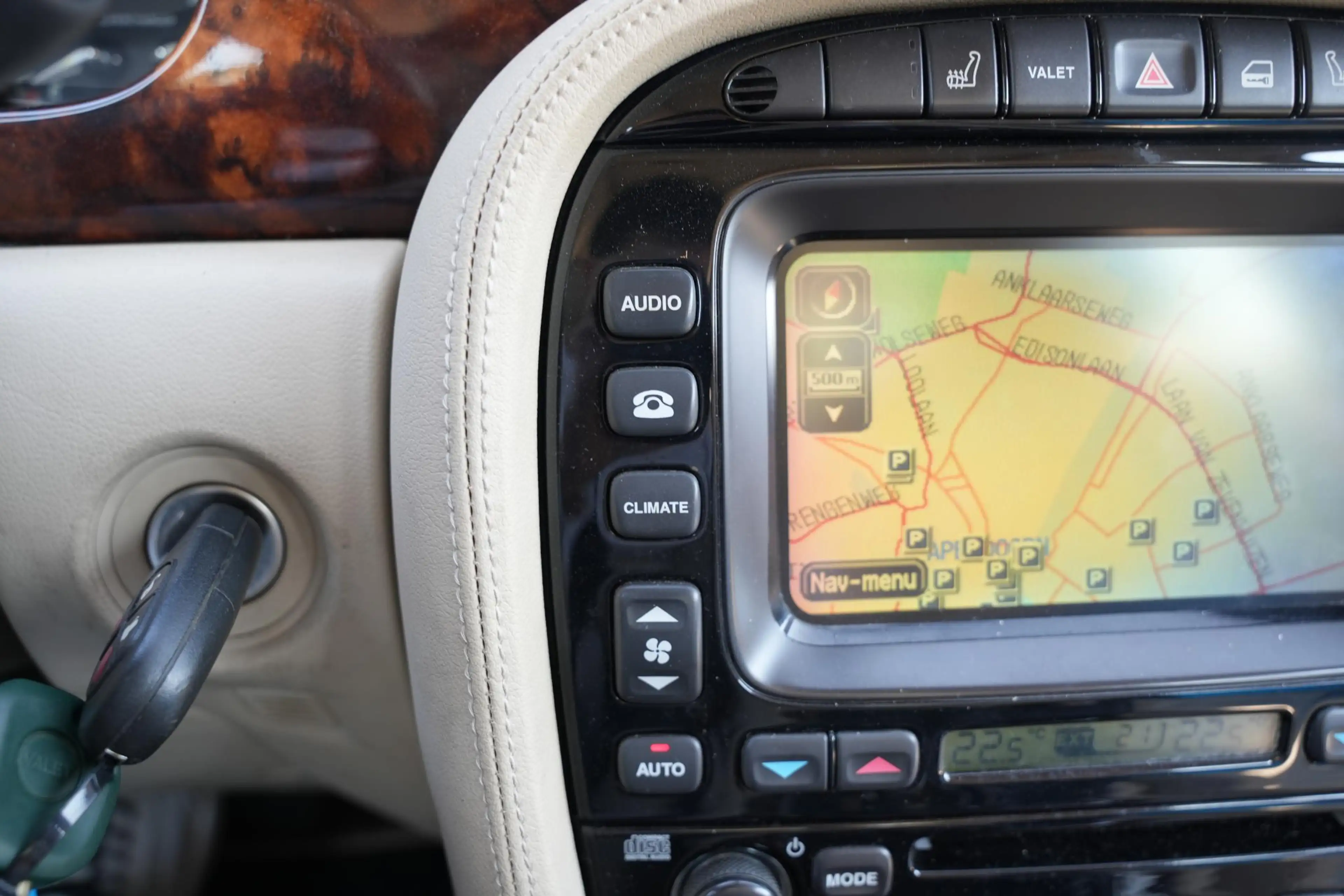 Jaguar XJR 4.2 V8 S/C Youngtimer Schuifdak Leer Navi Stoelver — photo 31