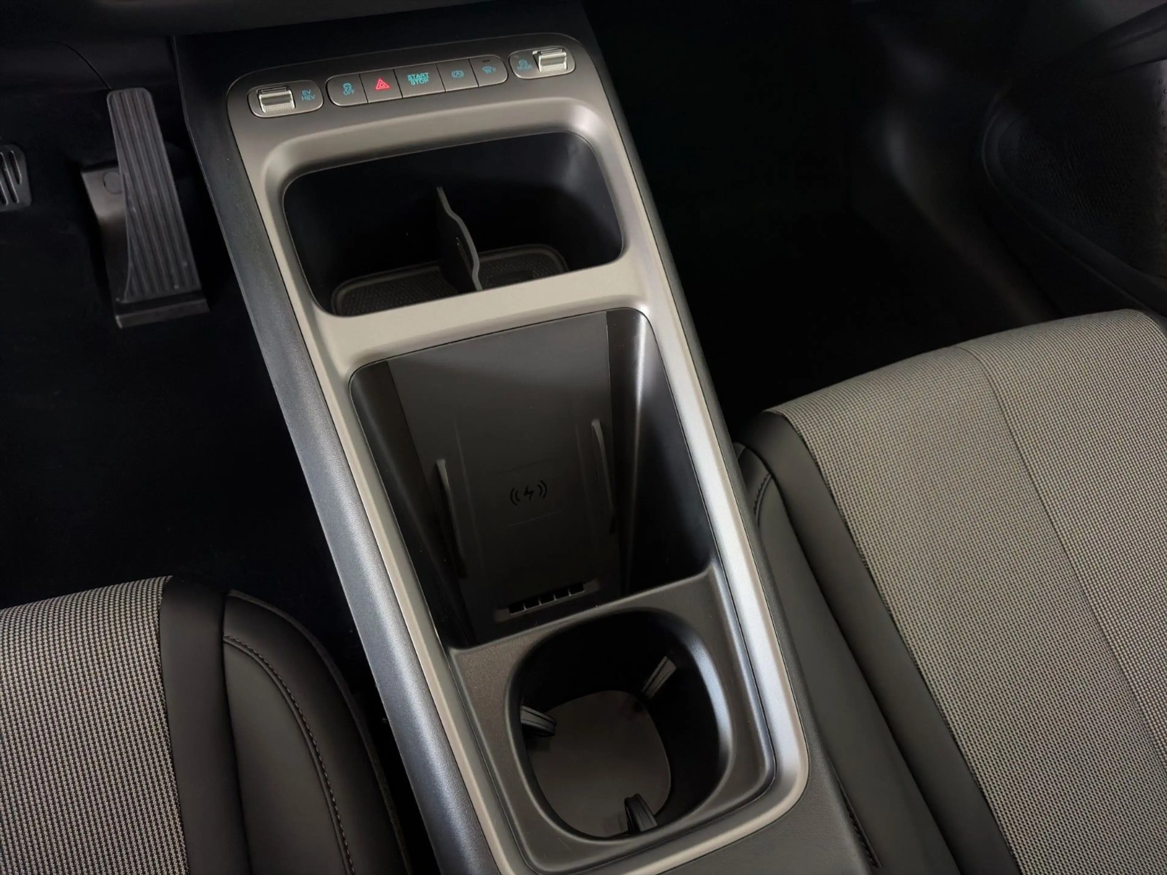 BYD Dolphin G DM-i Comfort /PANO/SHZ/SOFORT — photo 12