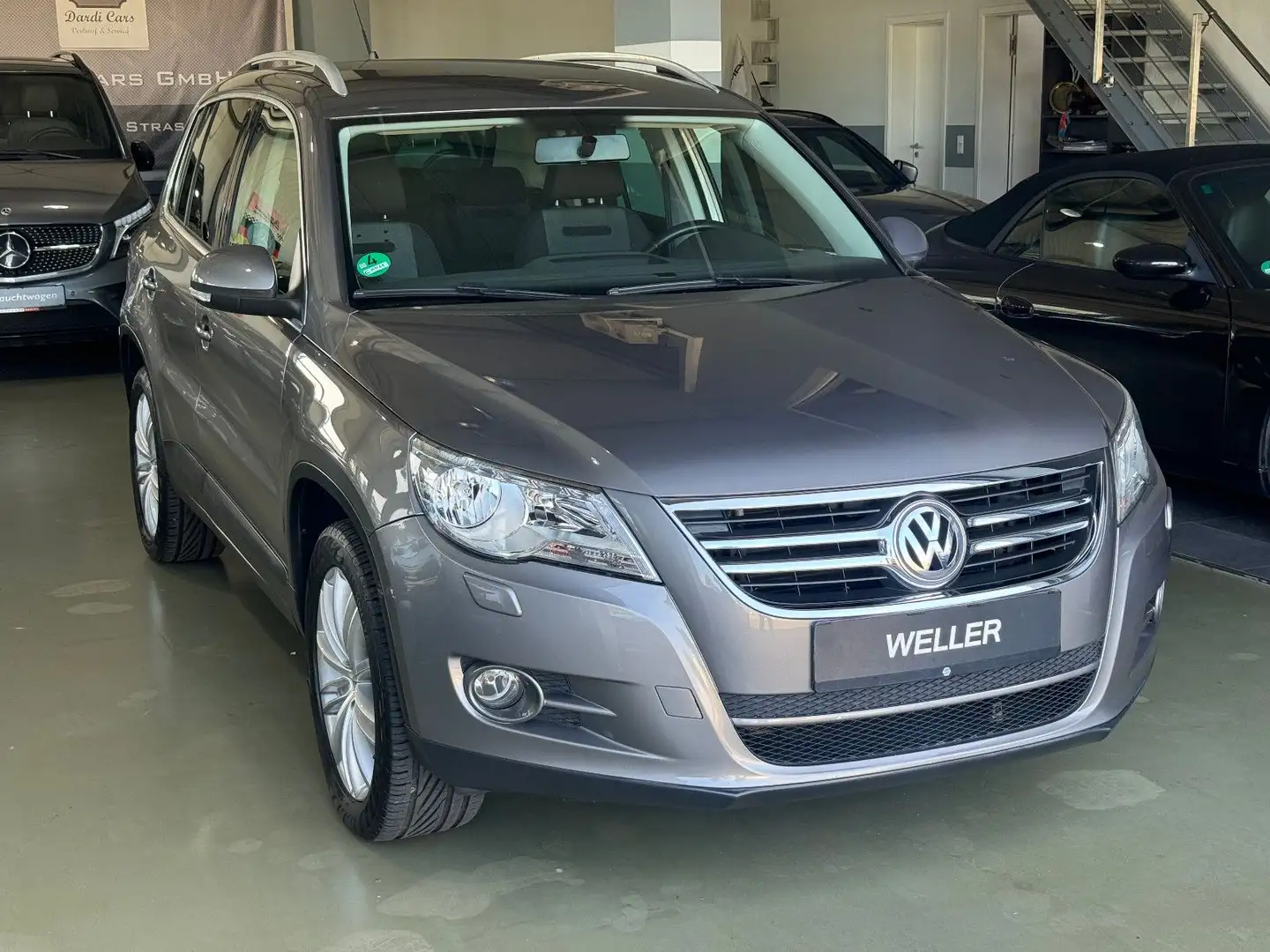 Volkswagen Tiguan Sport & Style 4Motion Grau - 2