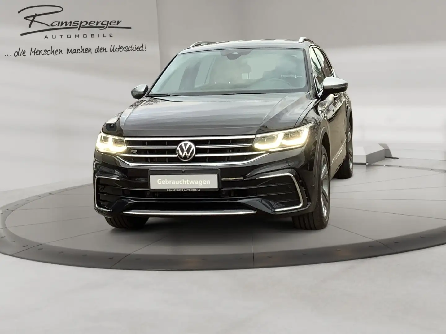 Volkswagen Tiguan Allspace 2.0 TSI DSG R-Line 4M. ACC APP K Schwarz - 2