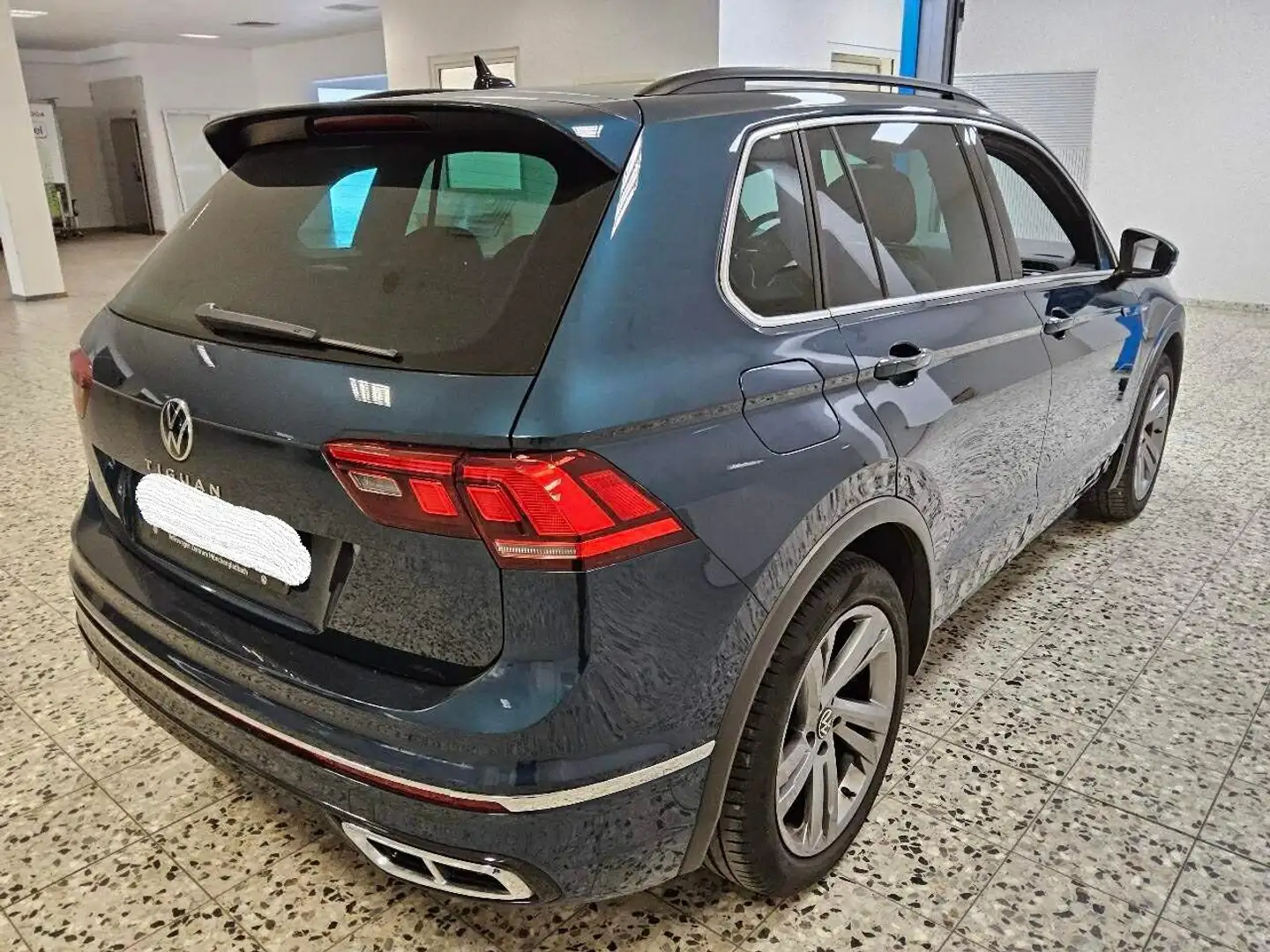 Volkswagen Tiguan 2.0 TDI DSG R-Line Klima Navi Rückfahrkamera Blau - 2
