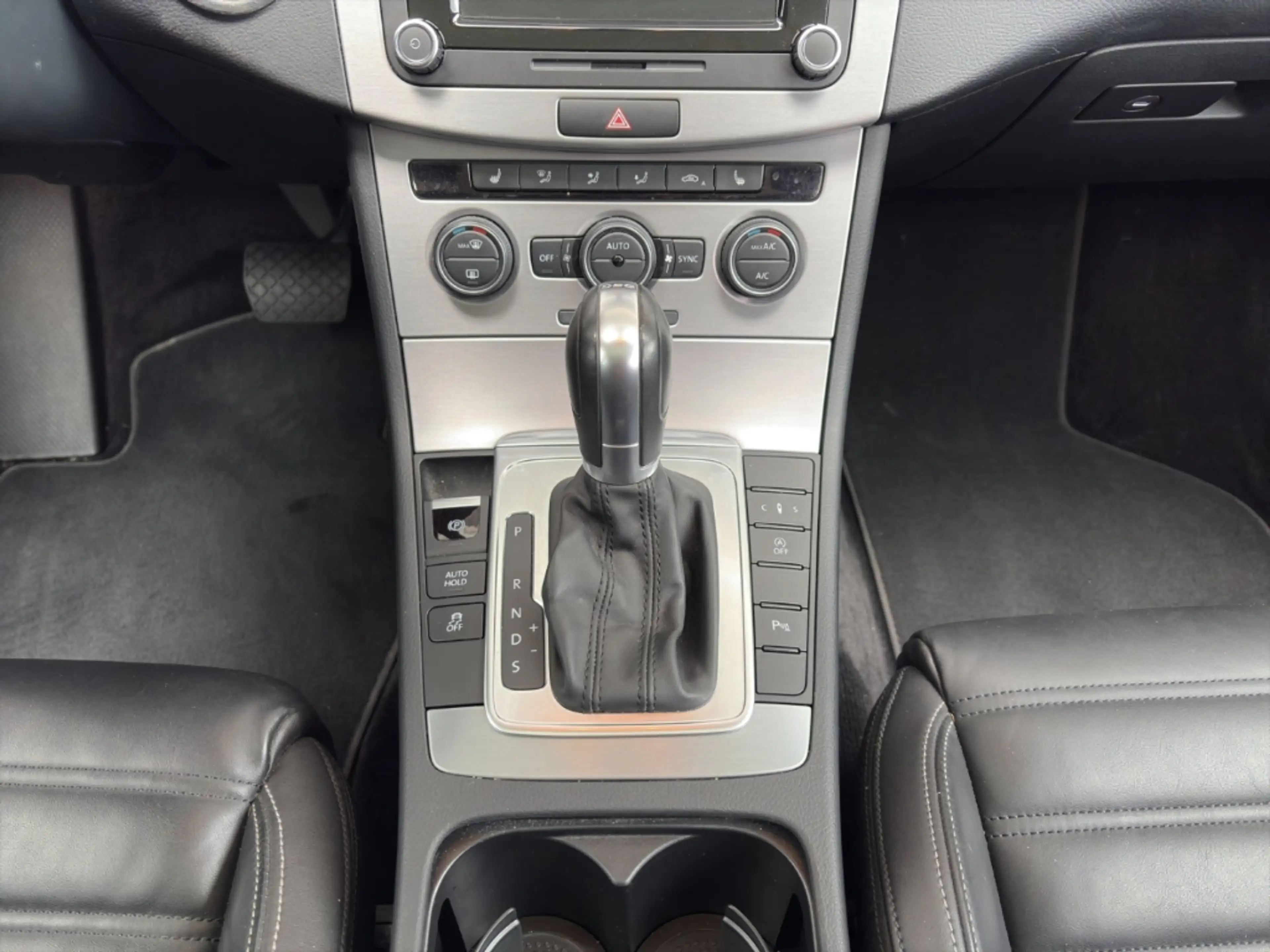 Volkswagen CC 2.0 TDI LEDER+NAVI+PANO+XENON+EL.SITZE — photo 10