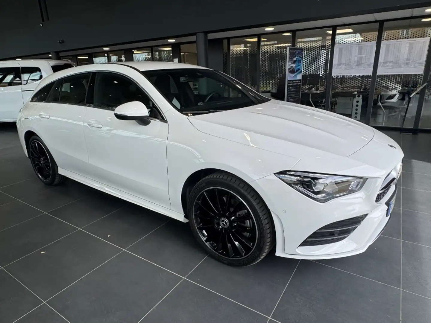 Mercedes-Benz CLA 250 Shooting Brake 250e 8G-DCT Blanco - 2