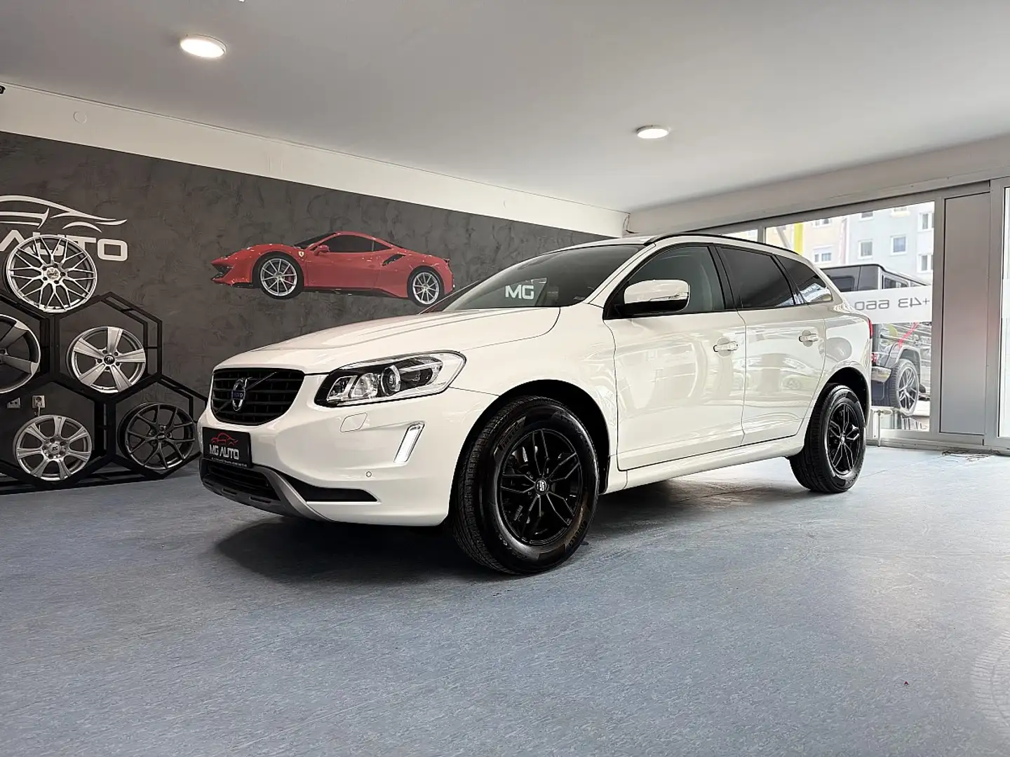 Volvo XC60 D4 ALLRAD Geartronic *190 PS*AHK*GARANTIE* Weiß - 1