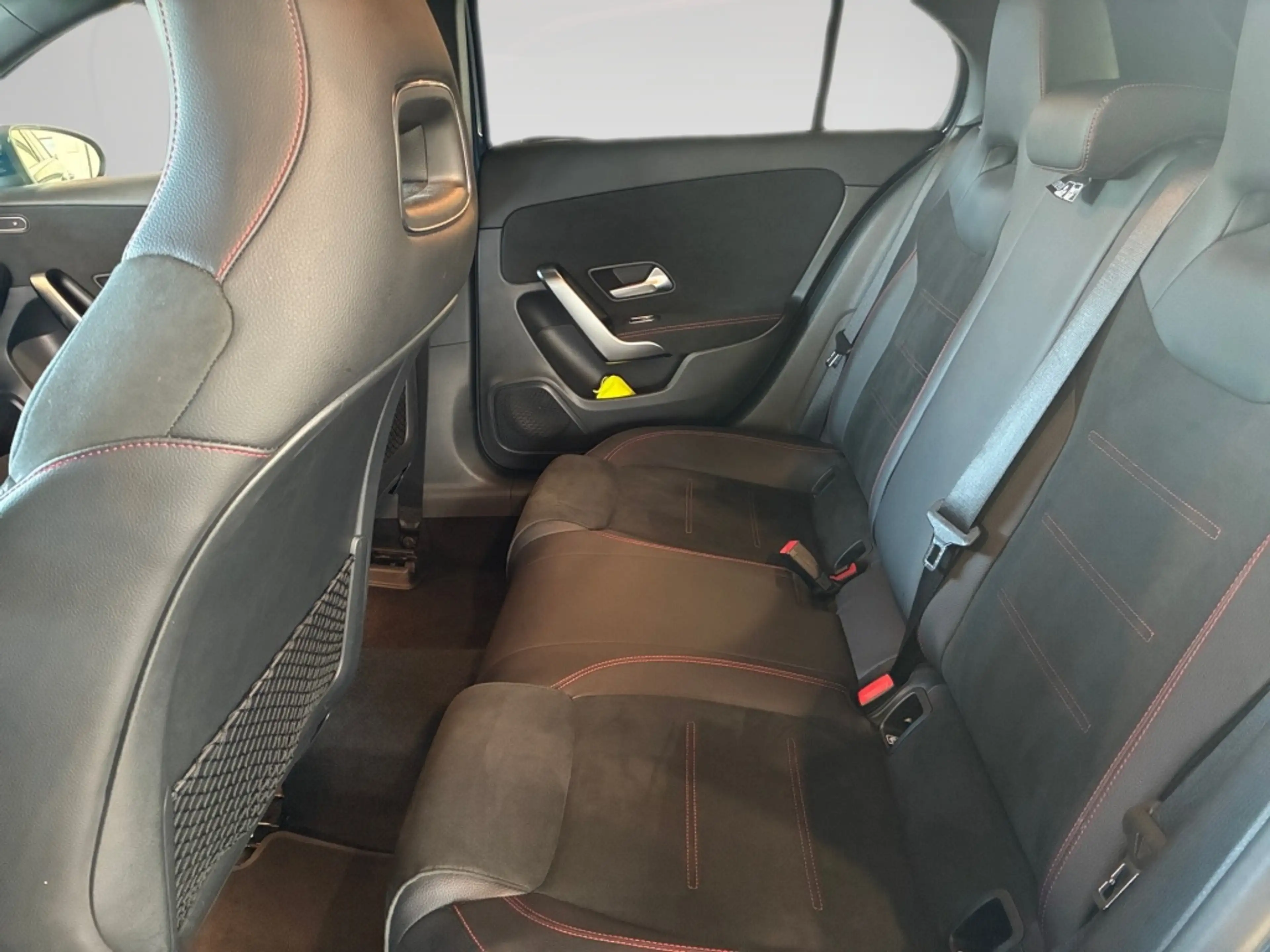 Mercedes-Benz A 200 AMG KAMERA TEMPO MBUX SITZHEIZUNG — photo 9
