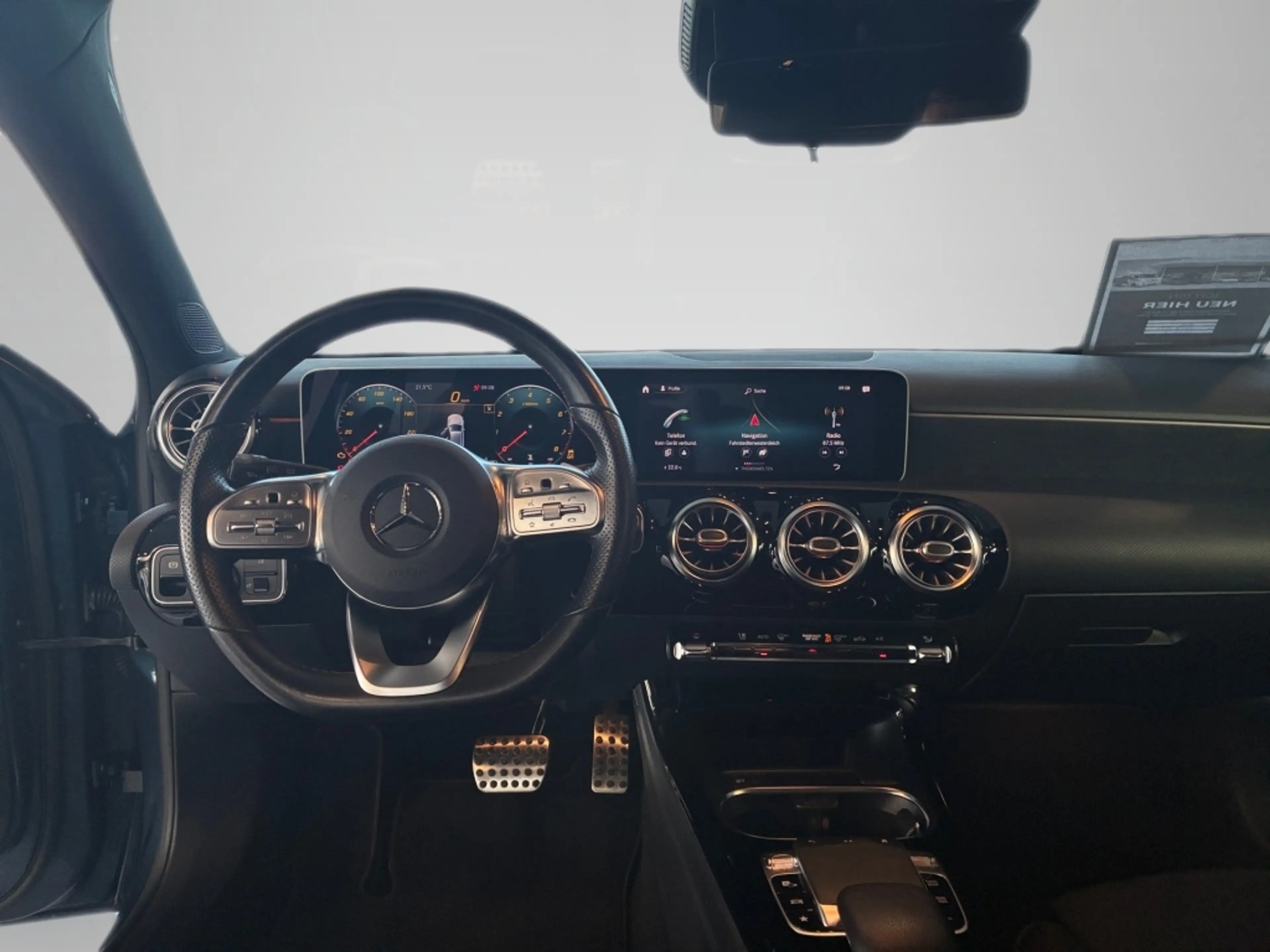Mercedes-Benz A 200 AMG KAMERA TEMPO MBUX SITZHEIZUNG — photo 10