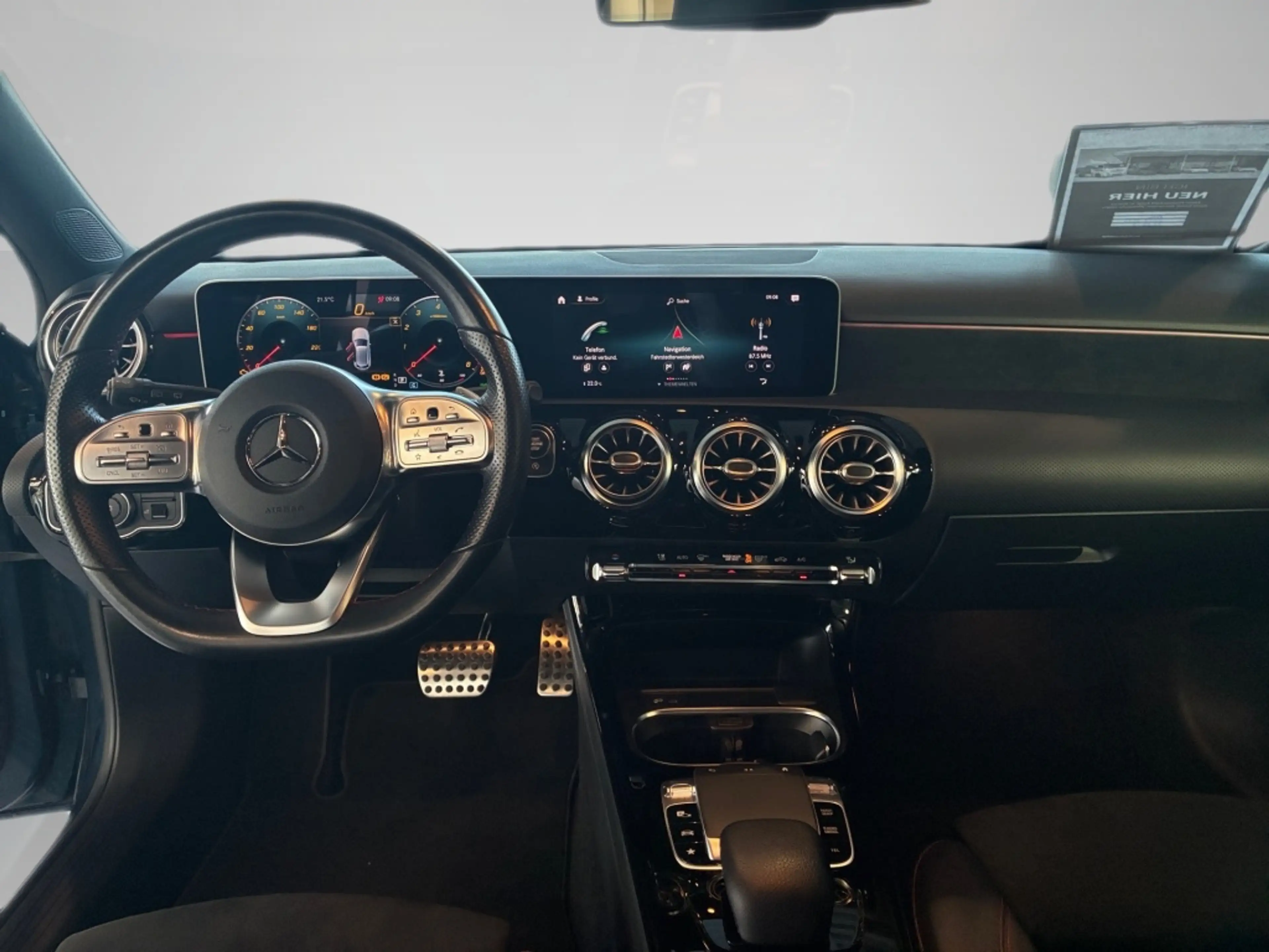 Mercedes-Benz A 200 AMG KAMERA TEMPO MBUX SITZHEIZUNG — photo 11