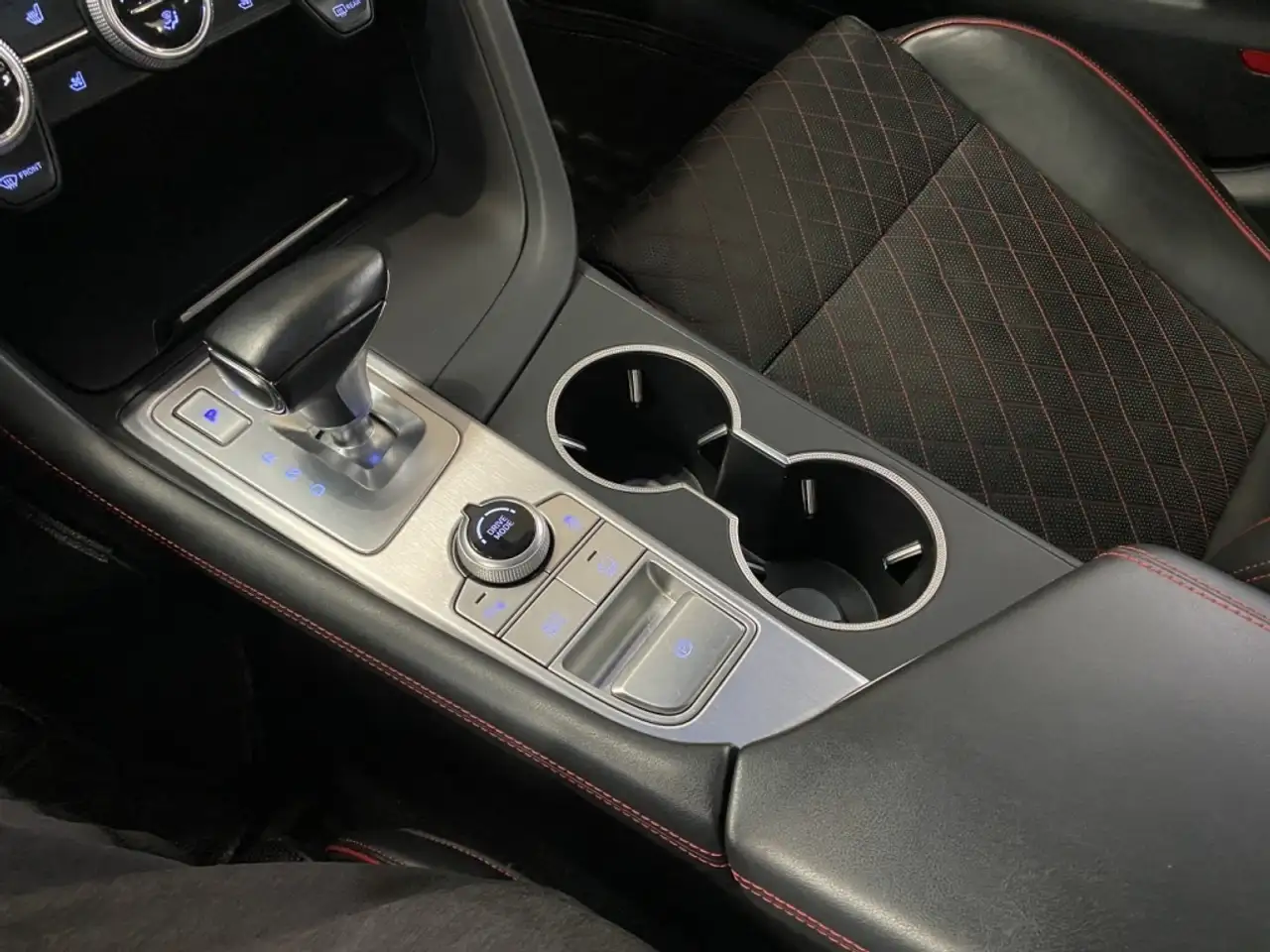 Genesis G70 снимка Genesis G70