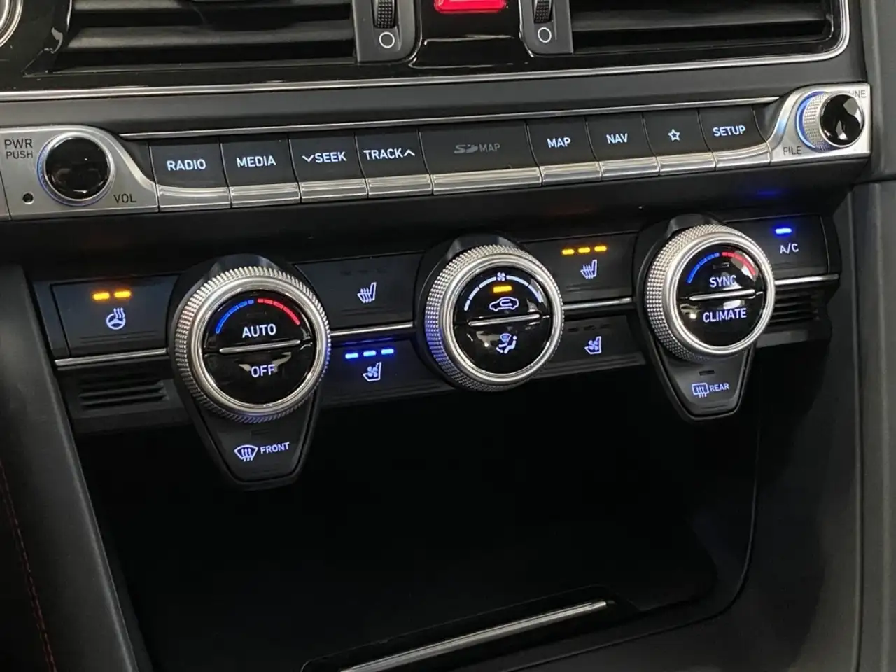 Genesis G70 снимка Genesis G70