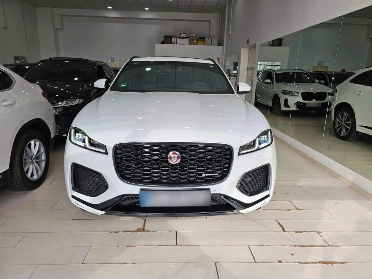 Jaguar F-Pace SE R-Dynamic 2.0 204cv Diesel mHev Automatico Blanc - 2