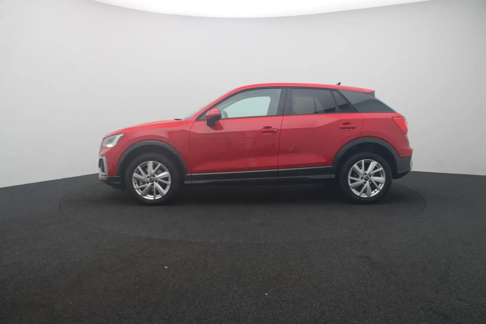 Audi Q2 35 TDI . Virt.Cockpit LED AHK Rouge - 2