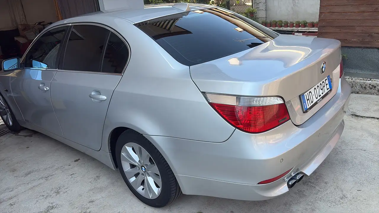 BMW 525