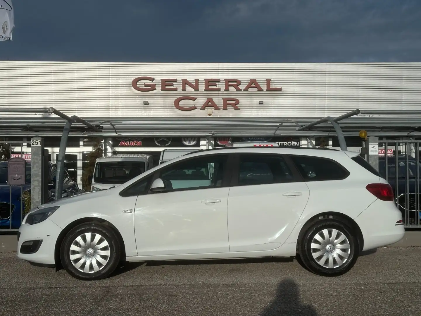 Opel Astra AUTOCARRO 1.7 CDTI 110CV EcoFLEX S&S SW Bianco - 1