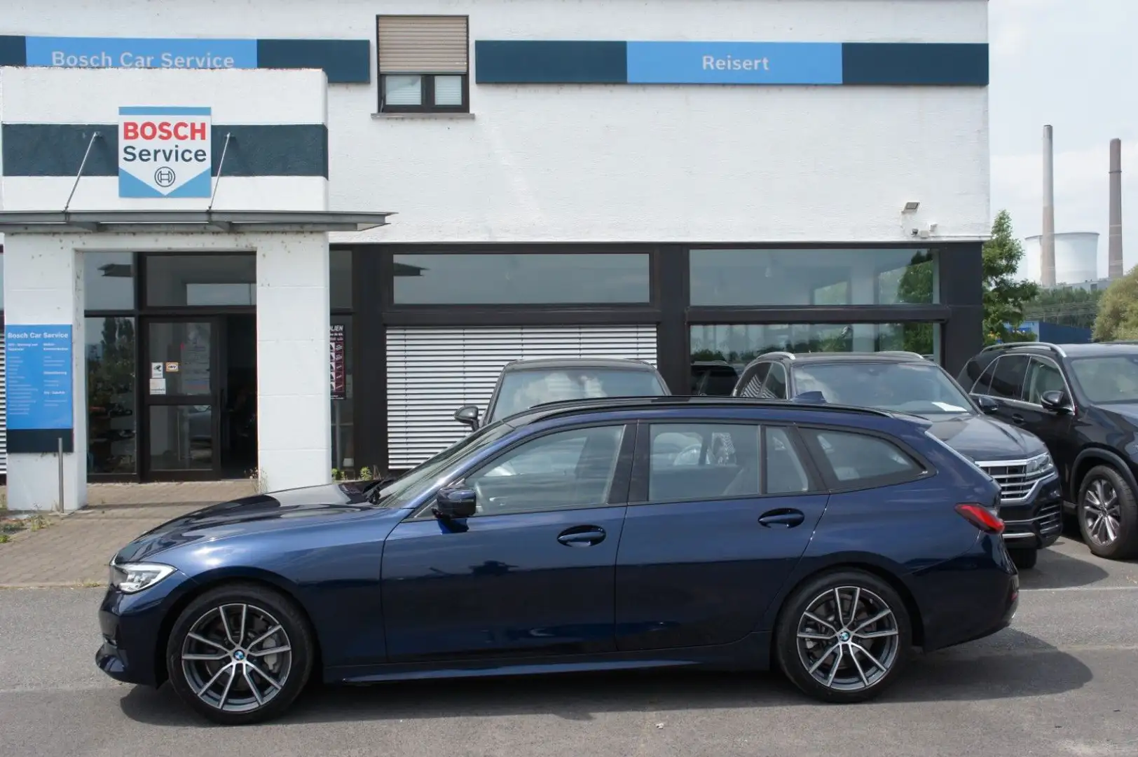 BMW 330 i xDrive Sport Line*ACC*H/K*LASER*KAM*LIVE* Bleu - 2