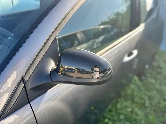 Lancia Ypsilon view 6