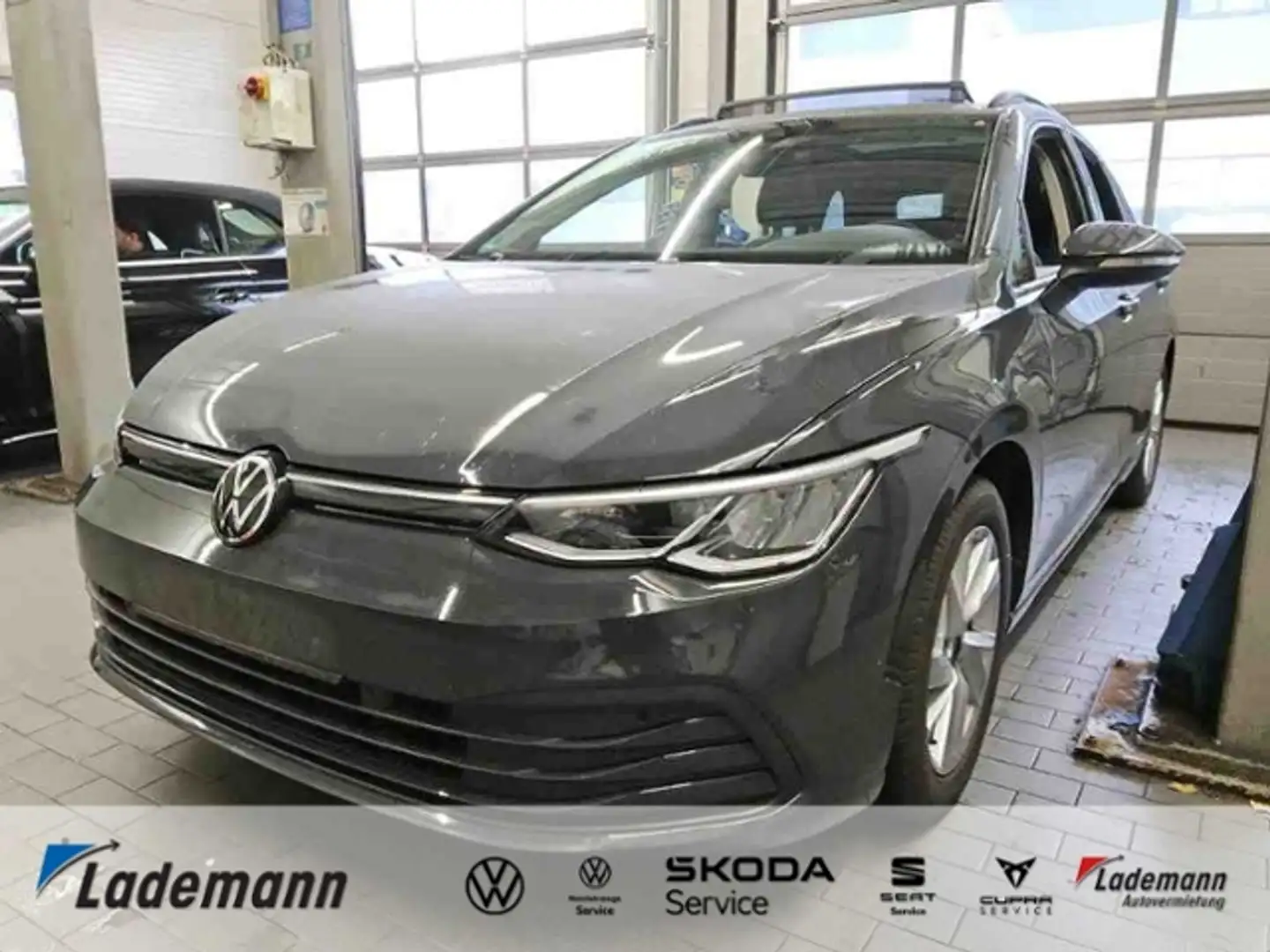 Volkswagen Golf Variant VIII Variant 1.0 TSI PANO+AHK+RFK+NAVI+ACC+ Grau - 1