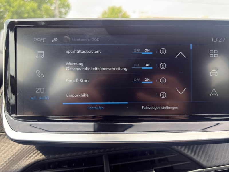 Peugeot 2008 1.2 MHEV 136 Style — photo 13