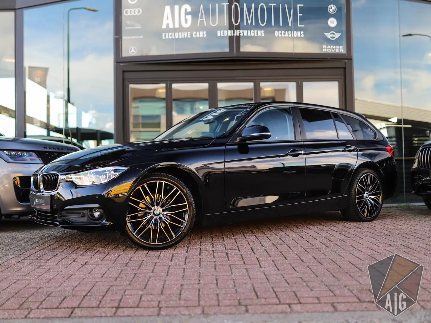 BMW 318 3-serie Touring 318i Essential | BTW! | 19" LM | L Schwarz - 1