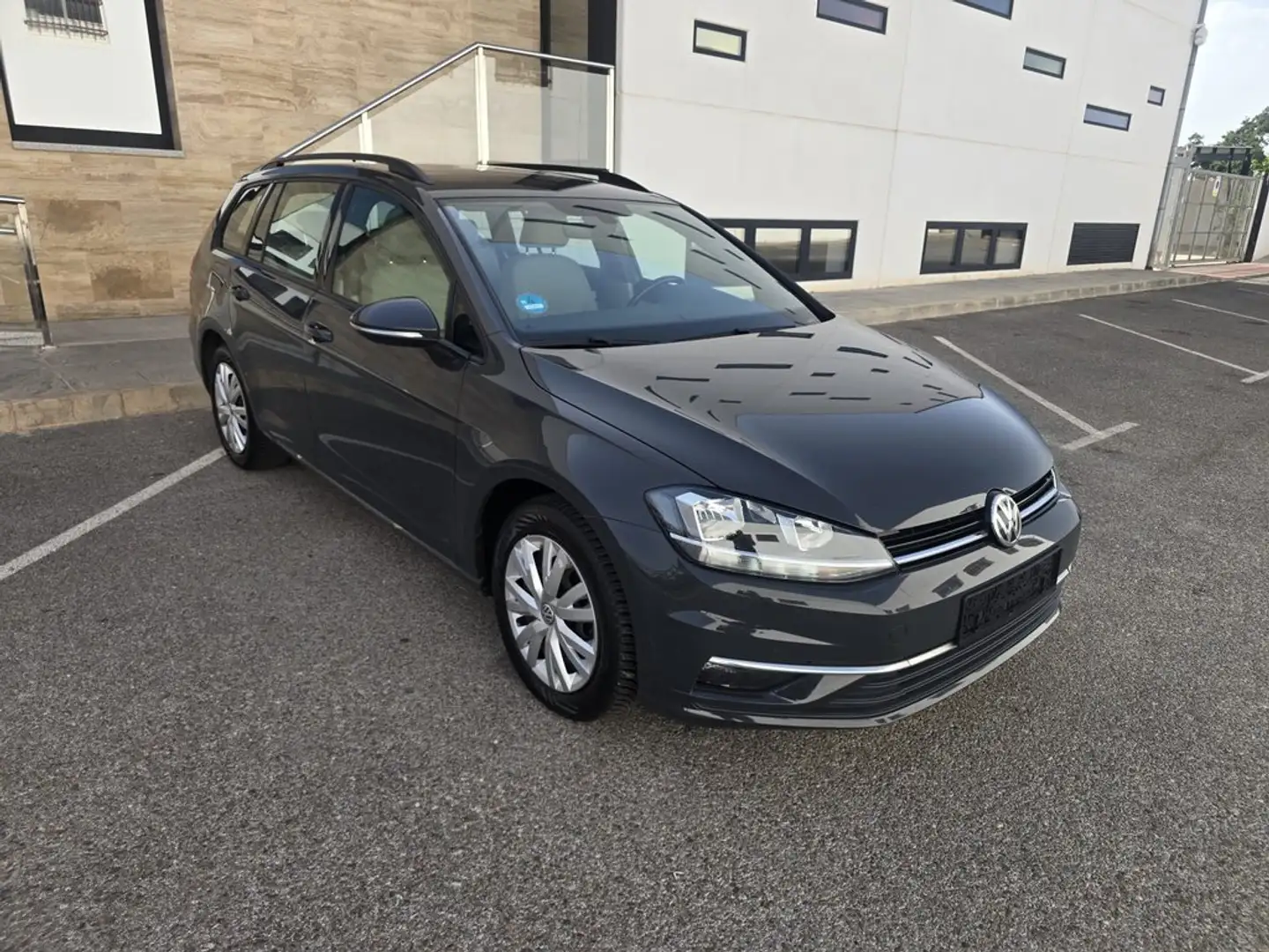 Volkswagen Golf Variant 1.6TDI Advance Gris - 2