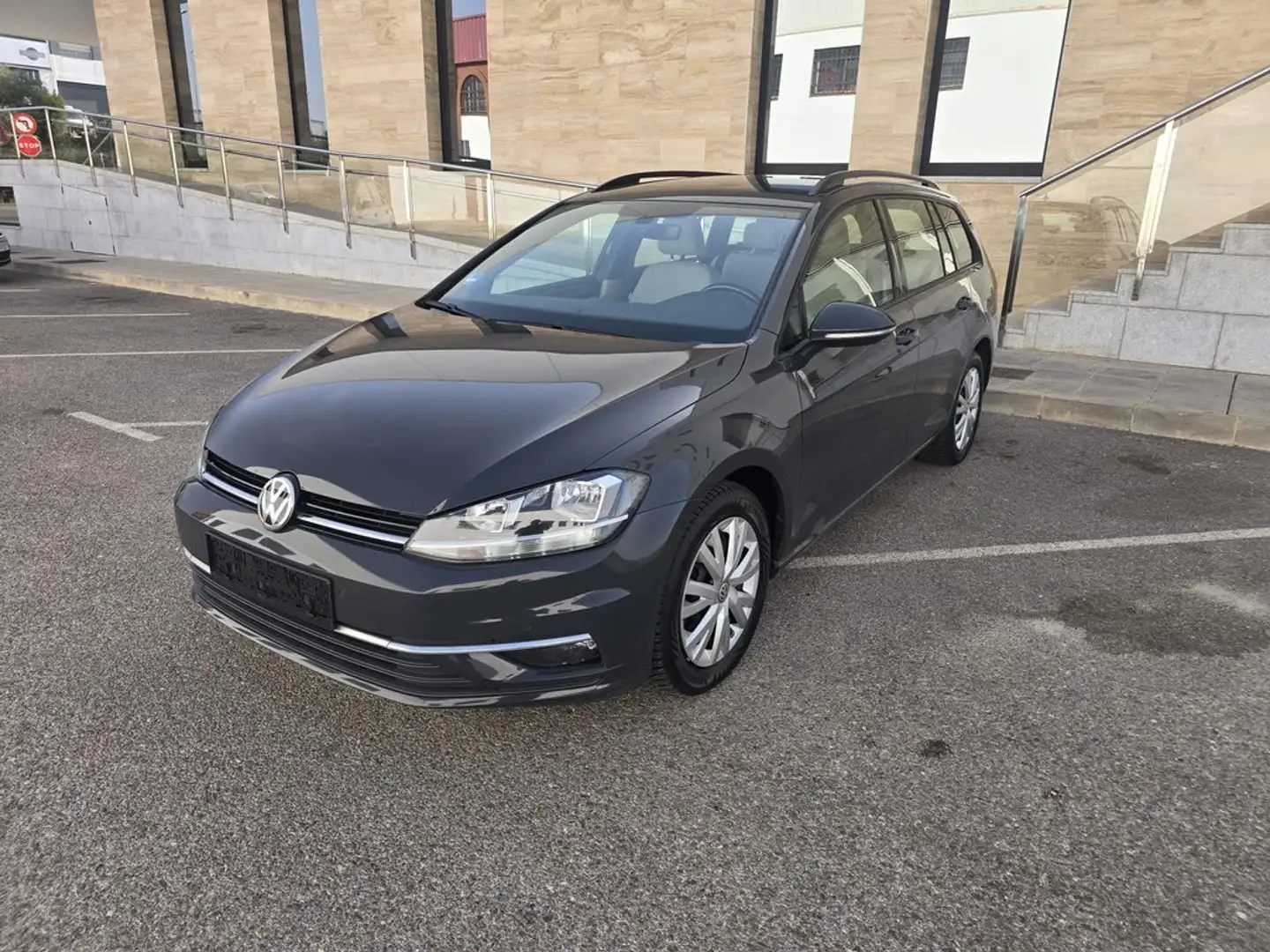 Volkswagen Golf Variant 1.6TDI Advance Gris - 1