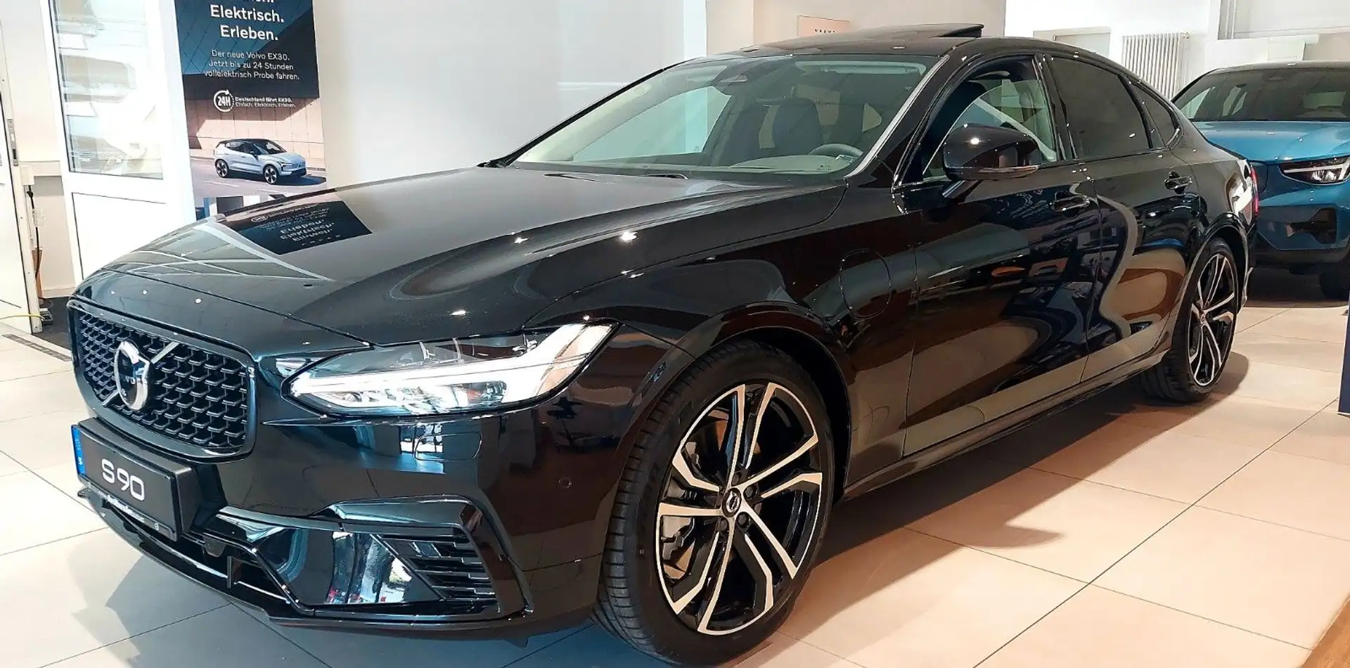 Volvo S90 T8 AWD Ultimate Dark-360°-HeadUp-Luft-Pano Schwarz - 2