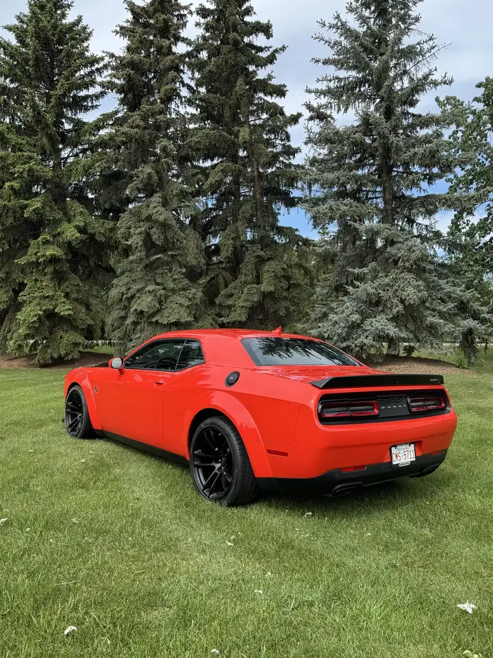 Dodge Challenger снимка Dodge Challenger